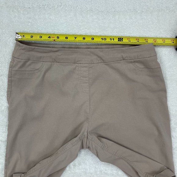 Soft Surroundings Super Stretch Shorts Medium Cuffed Pull On Elastic Waist Khaki - Picture 5 of 7